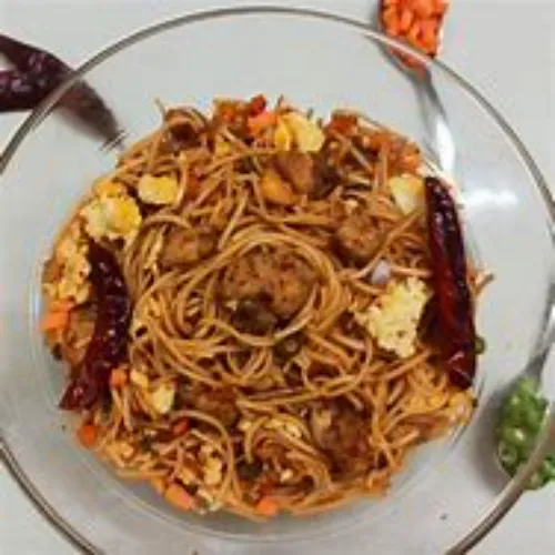 Veg Schezwan Noodles (Medium)